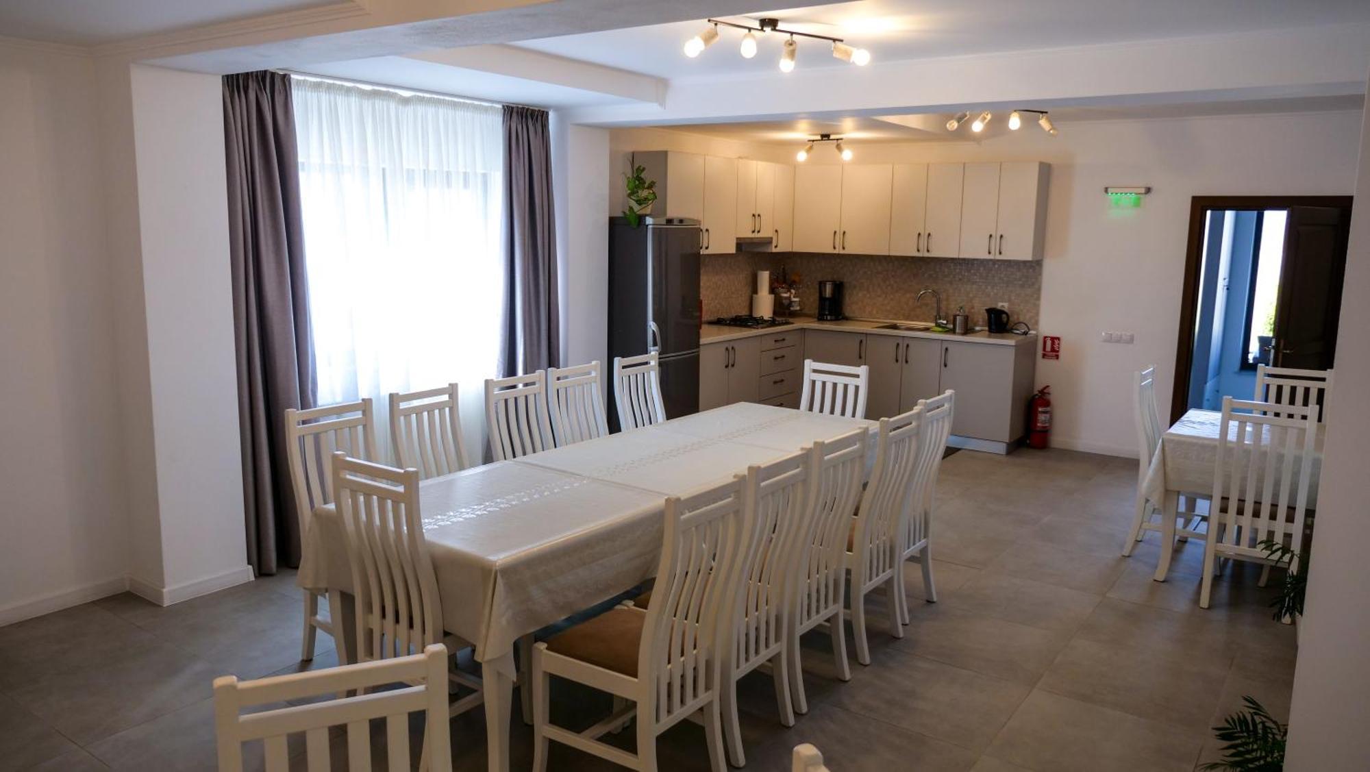 Casa Ambientt Hotel Curtea de Argeş Buitenkant foto