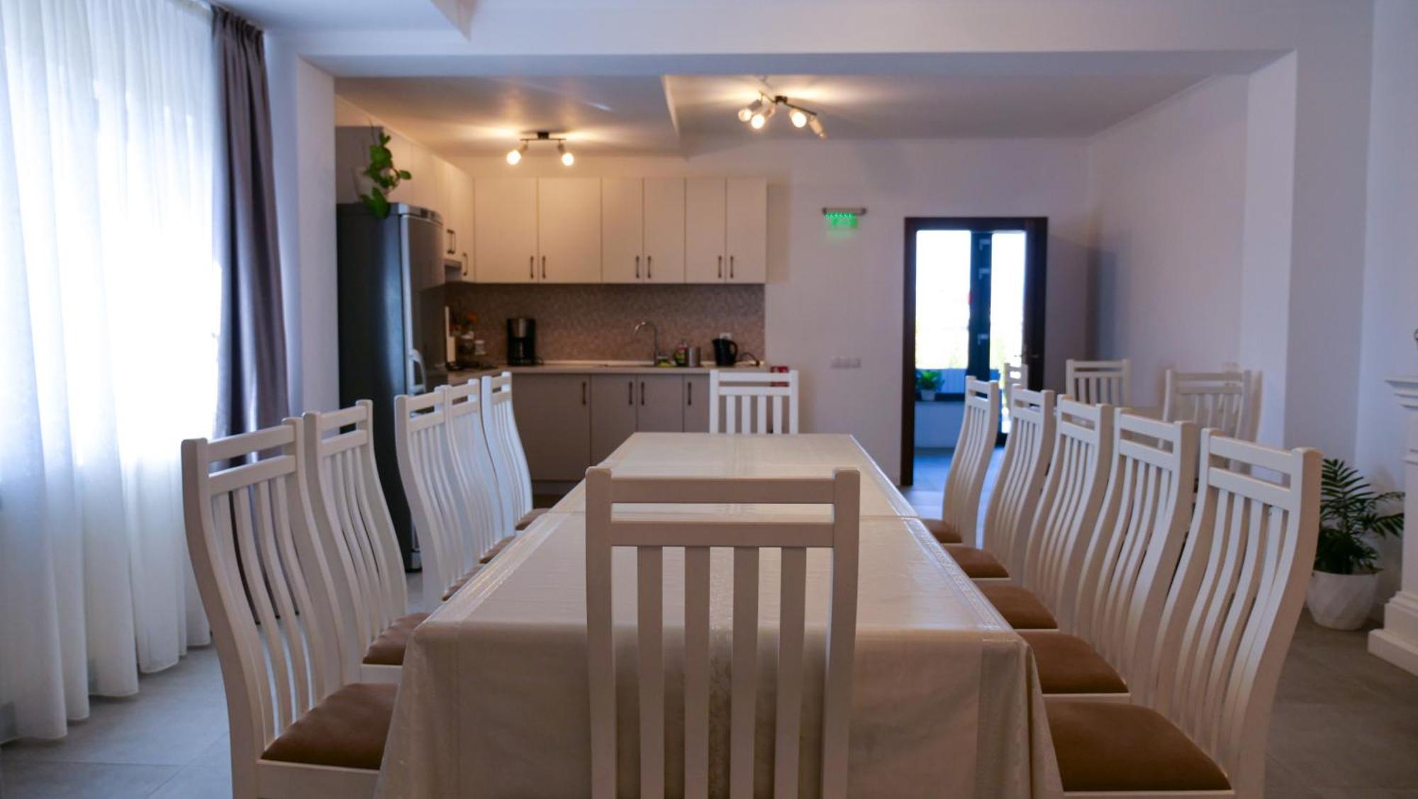 Casa Ambientt Hotel Curtea de Argeş Buitenkant foto
